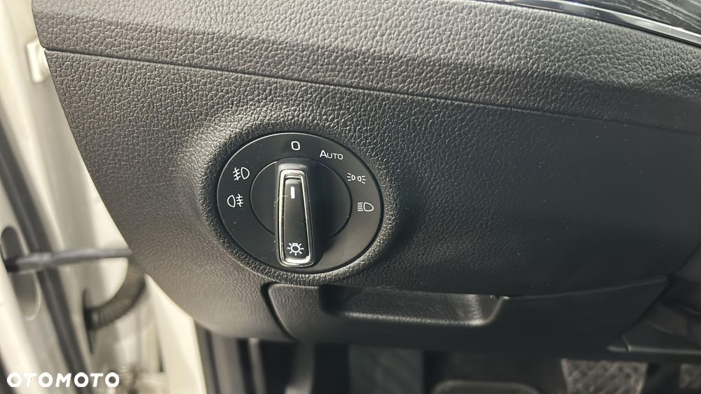 Skoda Superb 2.0 TDI SCR Style DSG - 27