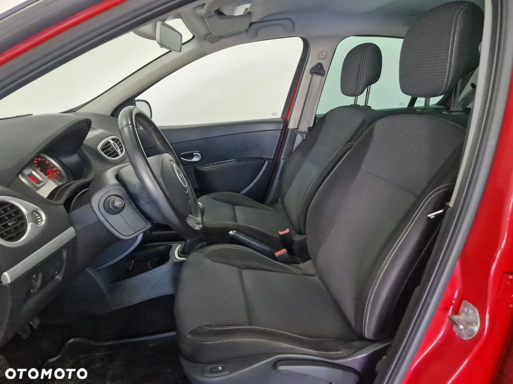 Renault Clio - 25