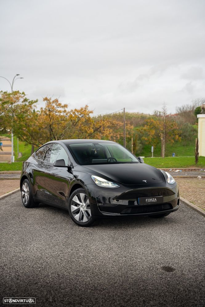 Tesla Model Y Long Range Dual Motor AWD - 39