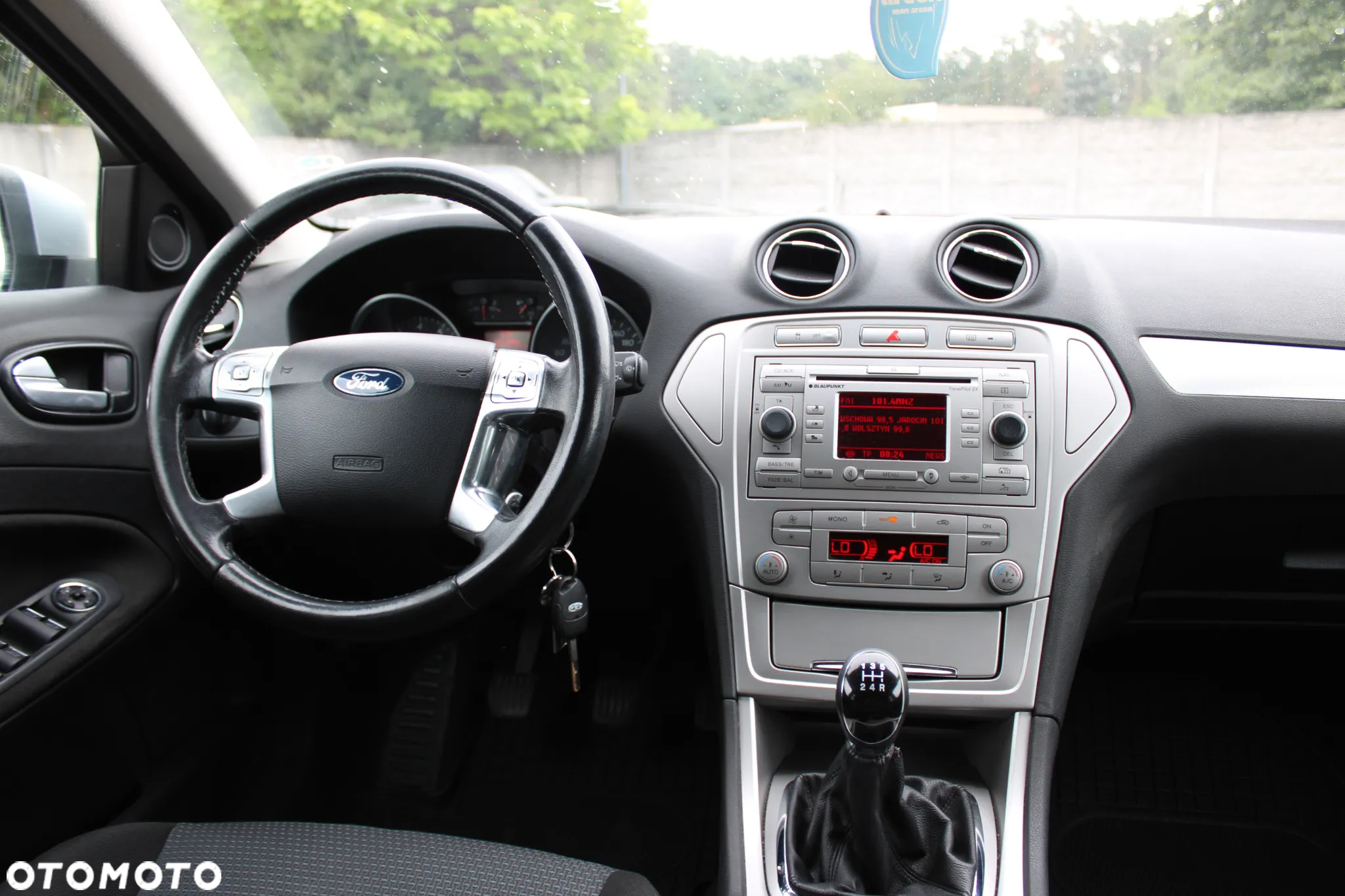 Ford Mondeo 2.0 FF Ghia - 26