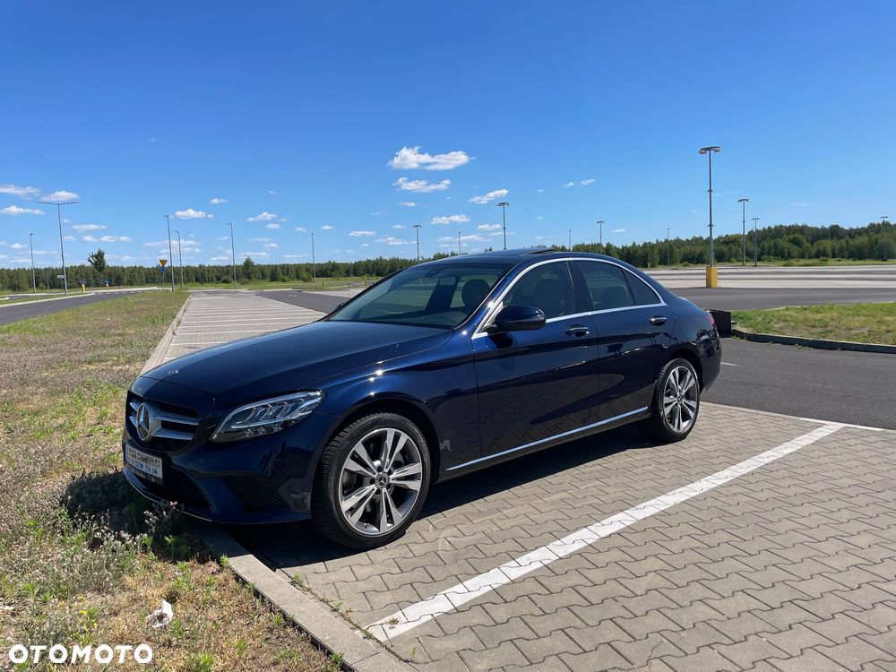 Mercedes-Benz Klasa C 300 4Matic 9G-TRONIC Avantgarde - 2