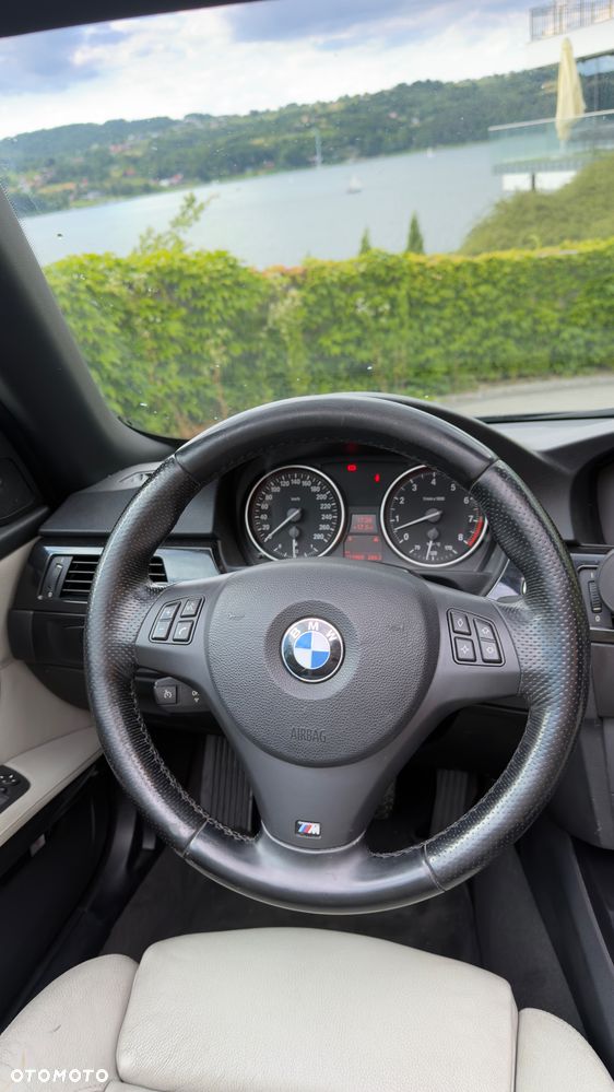 BMW Seria 3 330i - 17