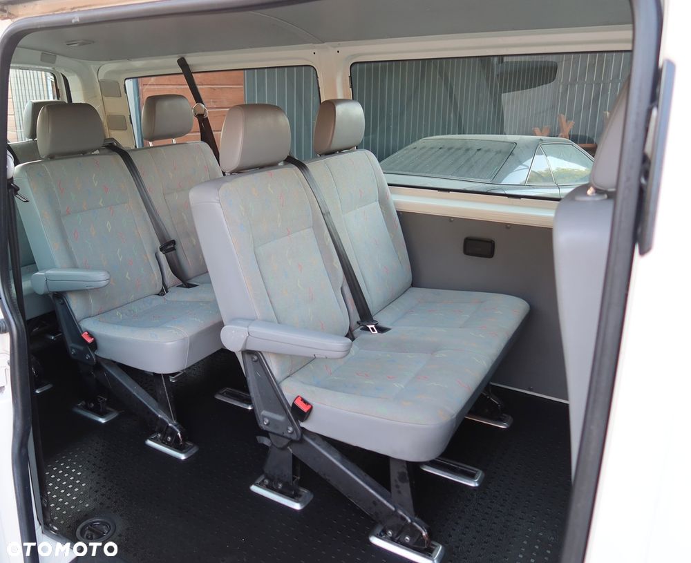 Volkswagen Transporter - 16