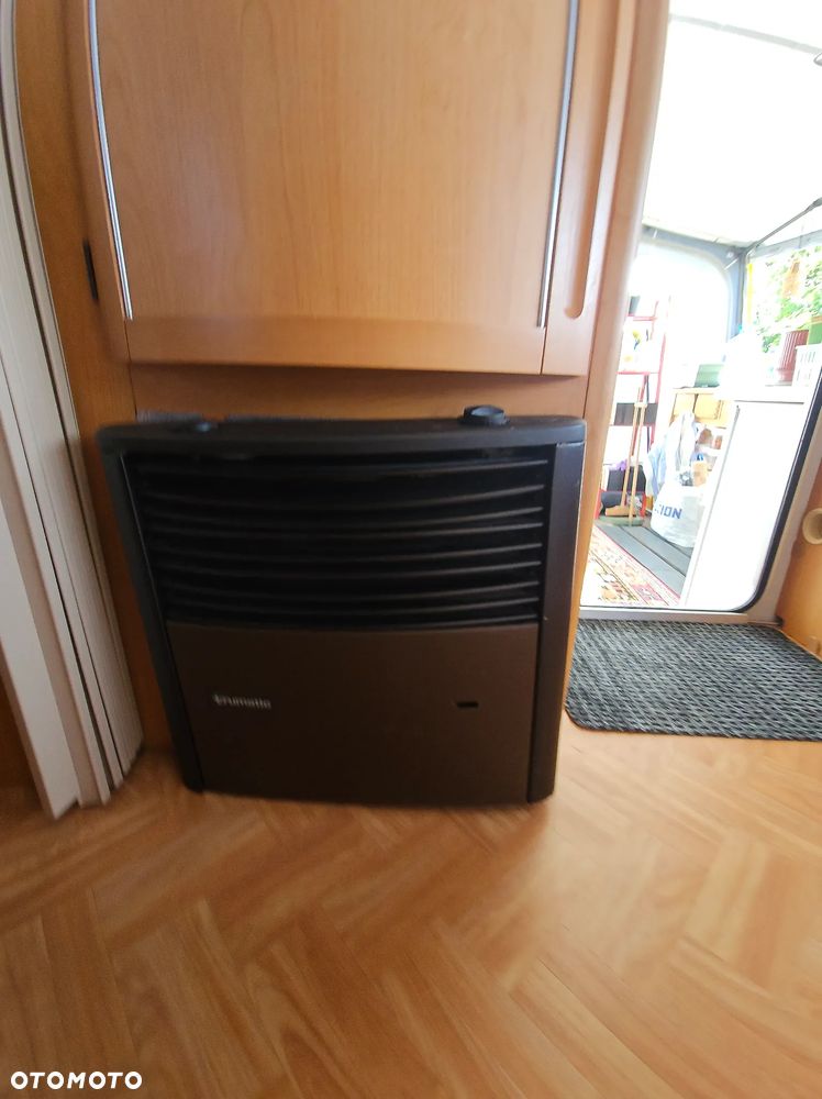 Adria Unica B 462 PU - 14