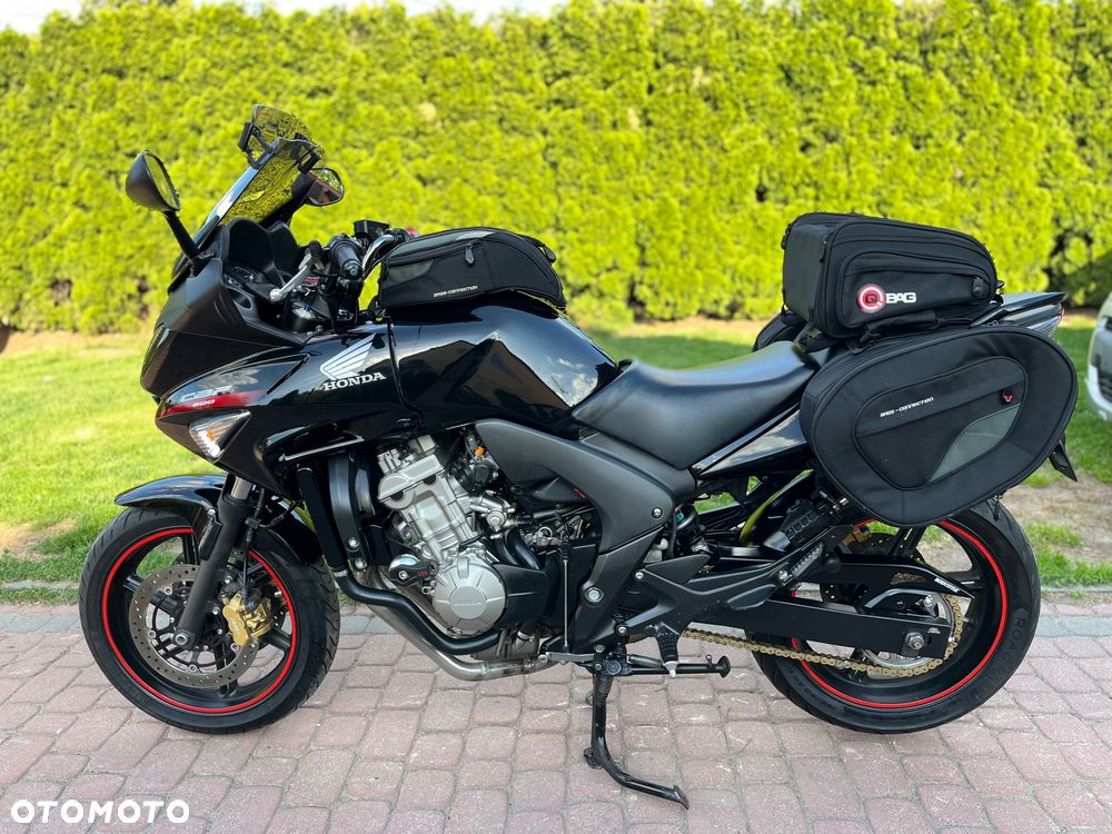 Honda CBF - 10