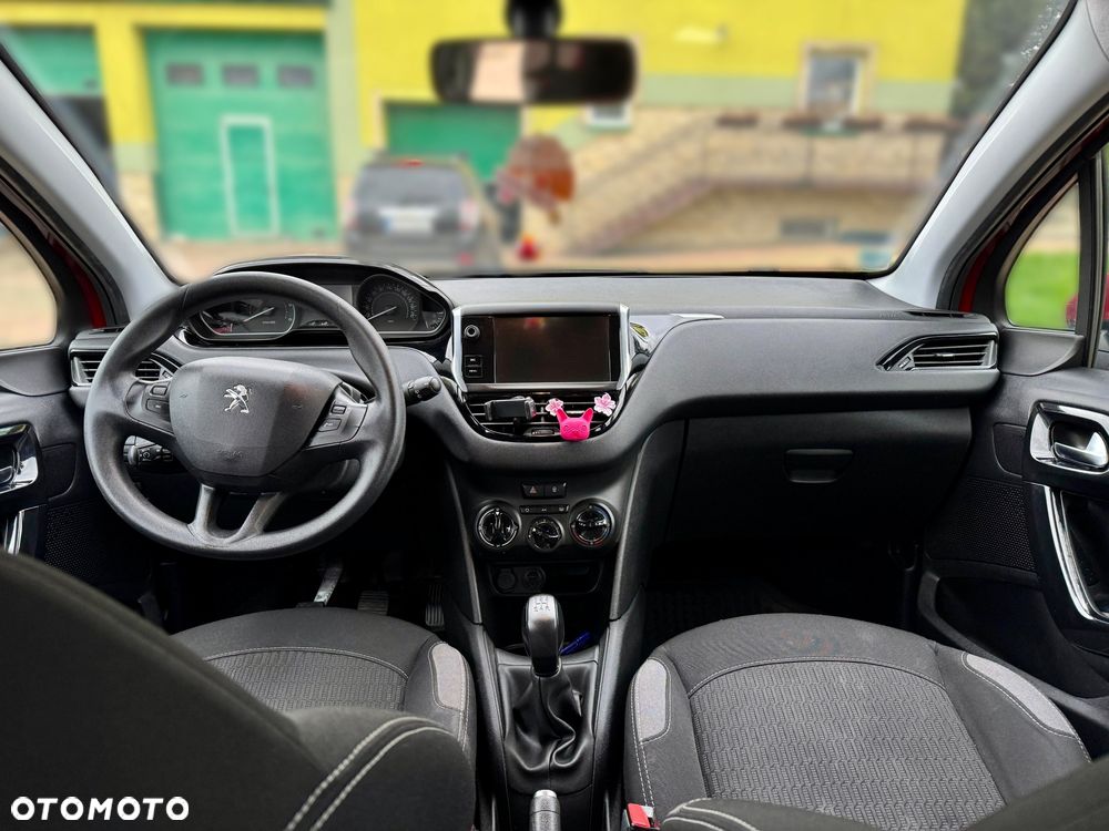 Peugeot 208 - 6