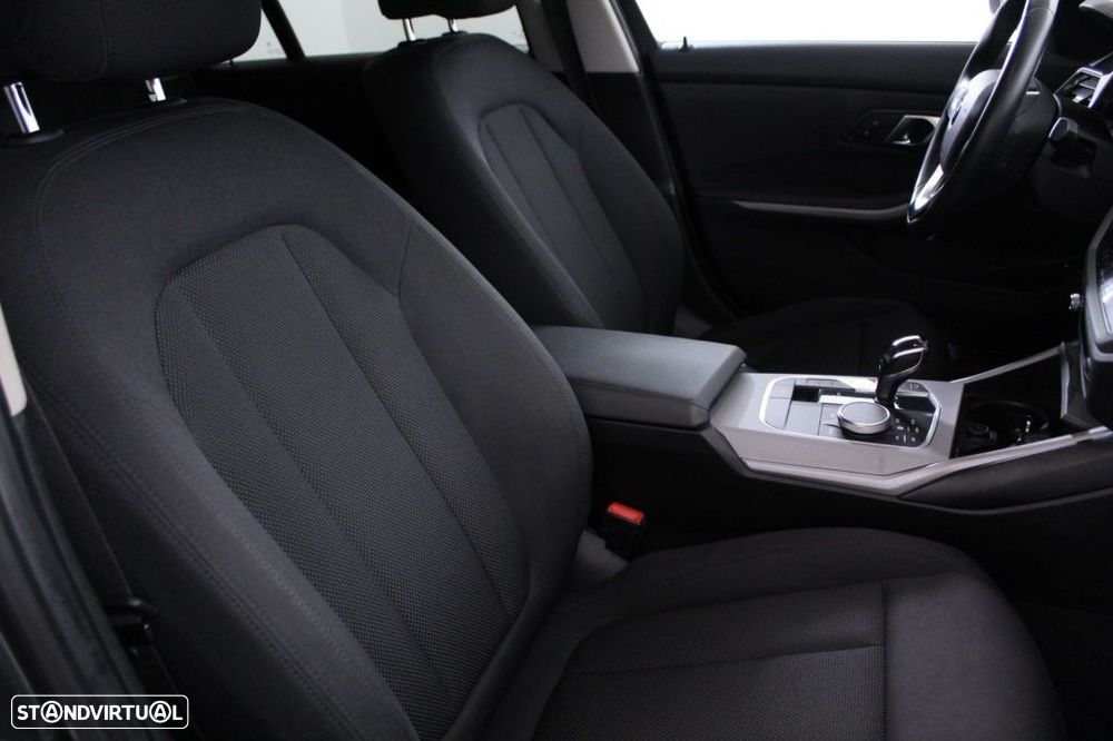 BMW 330 e Touring Auto - 14