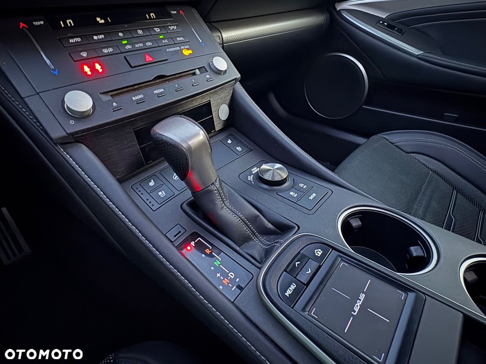 Lexus RC 200t / 300 F Sport - 27