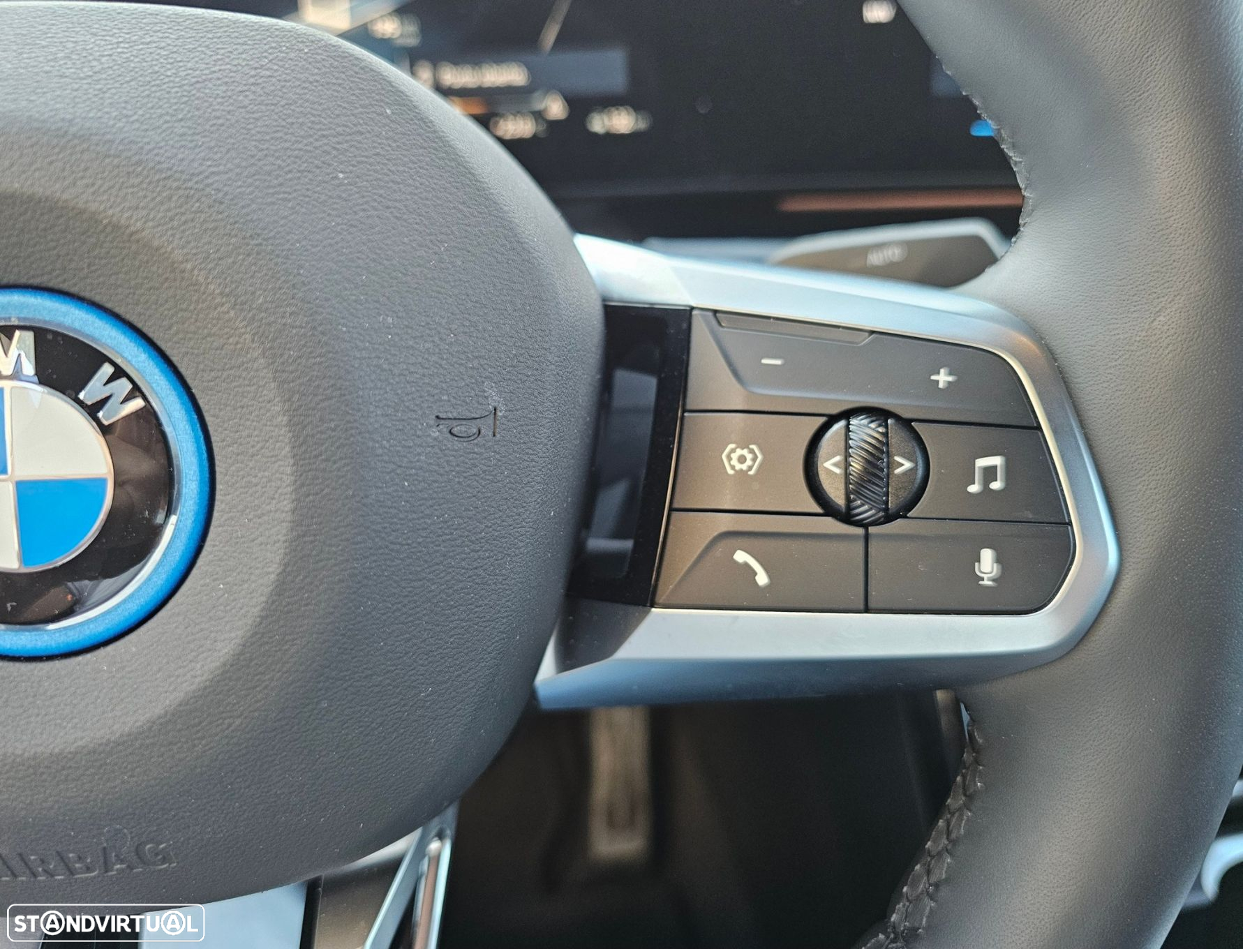 BMW iX2 eDrive20 Pack Desportivo M Pro - 24