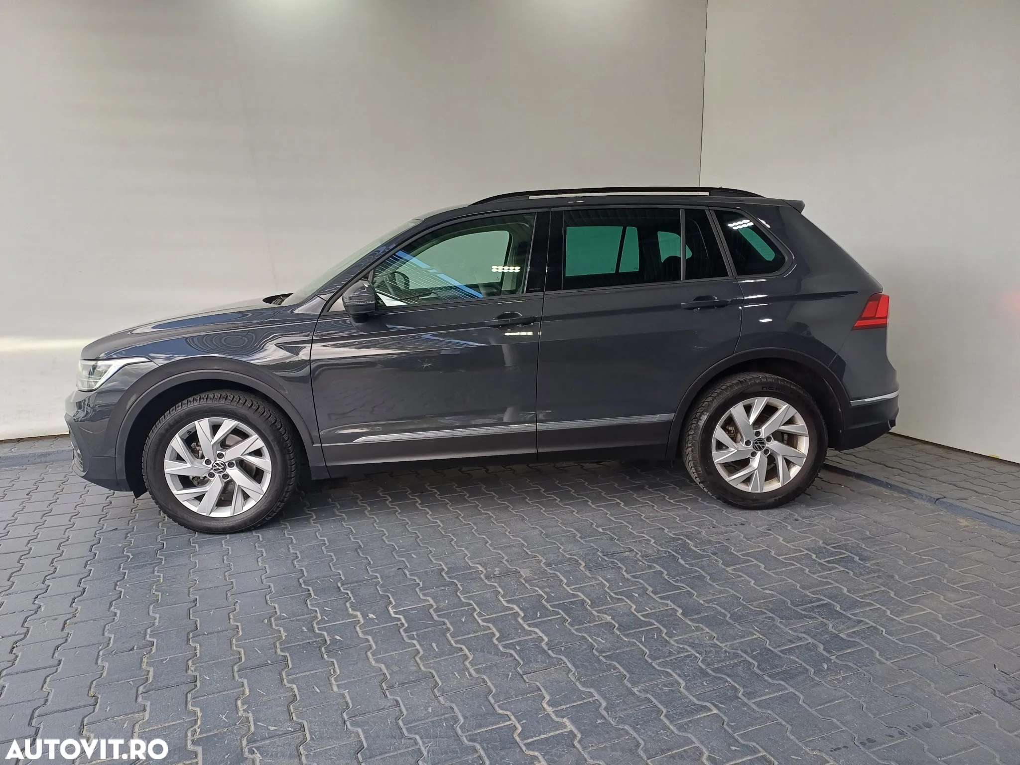 Volkswagen Tiguan 2.0 TDI SCR DSG 4Motion Life - 2