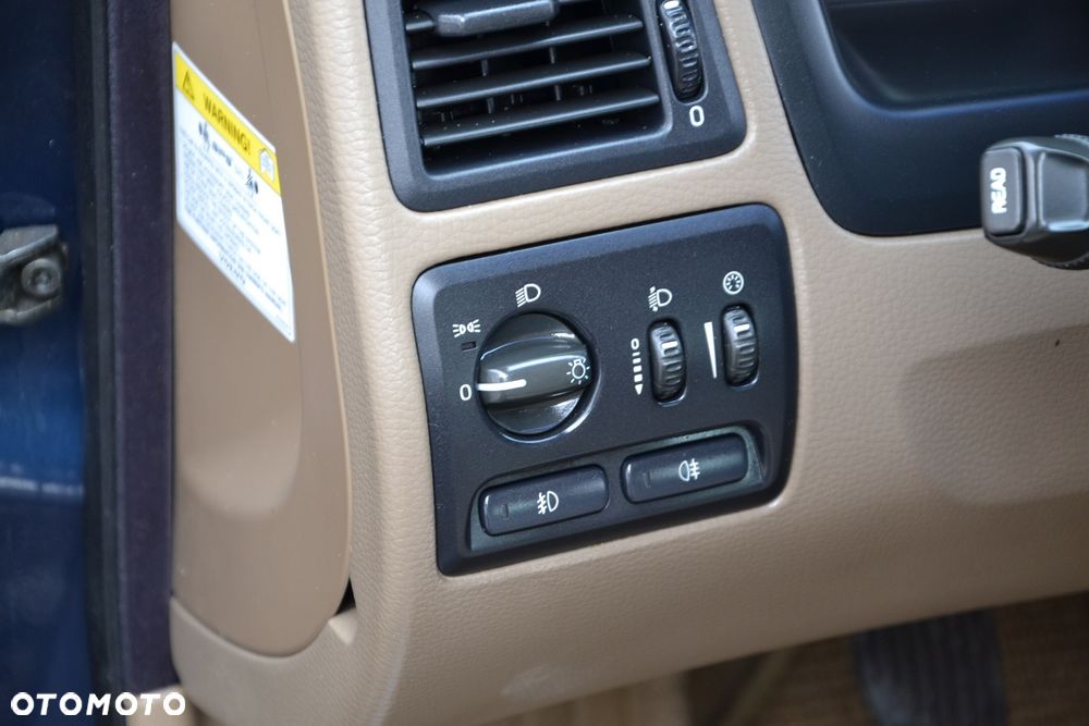 Volvo XC 70 AWD Premium - 15