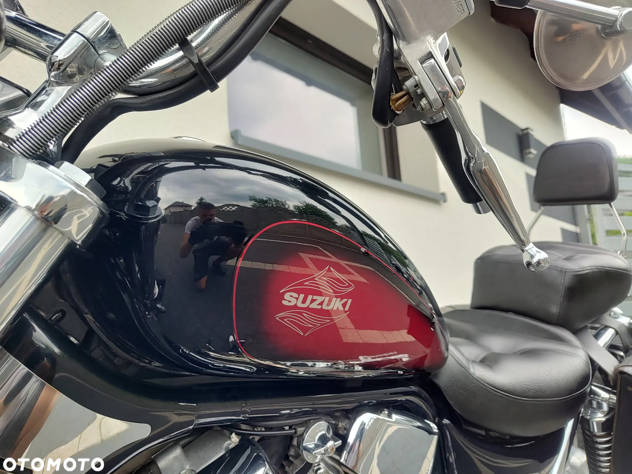 Suzuki Intruder - 12