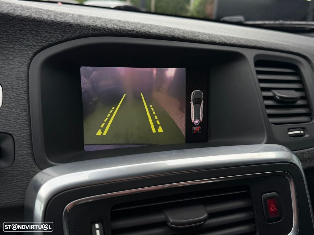 Volvo V60 2.0 D2 R-Design - 39