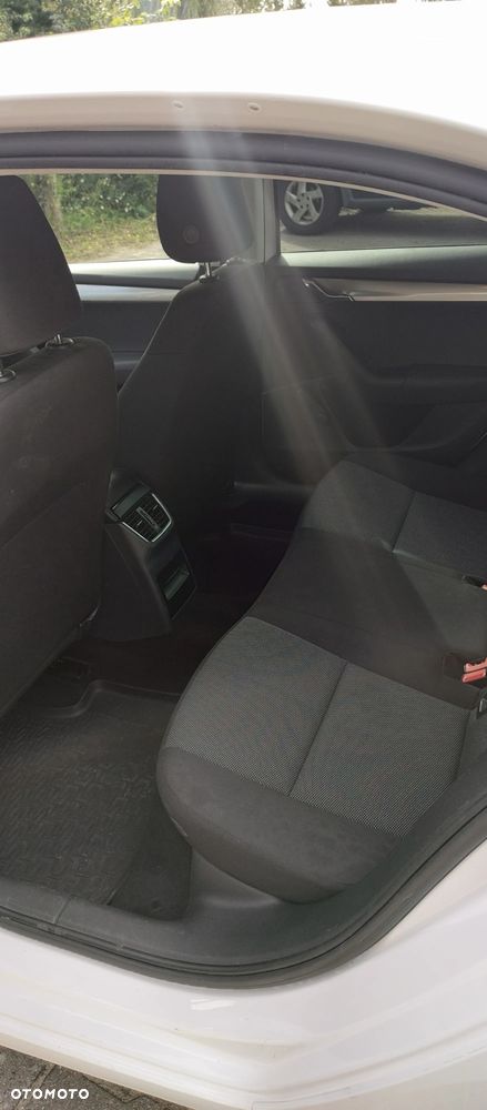 Skoda Octavia 1.6 TDI Active - 8