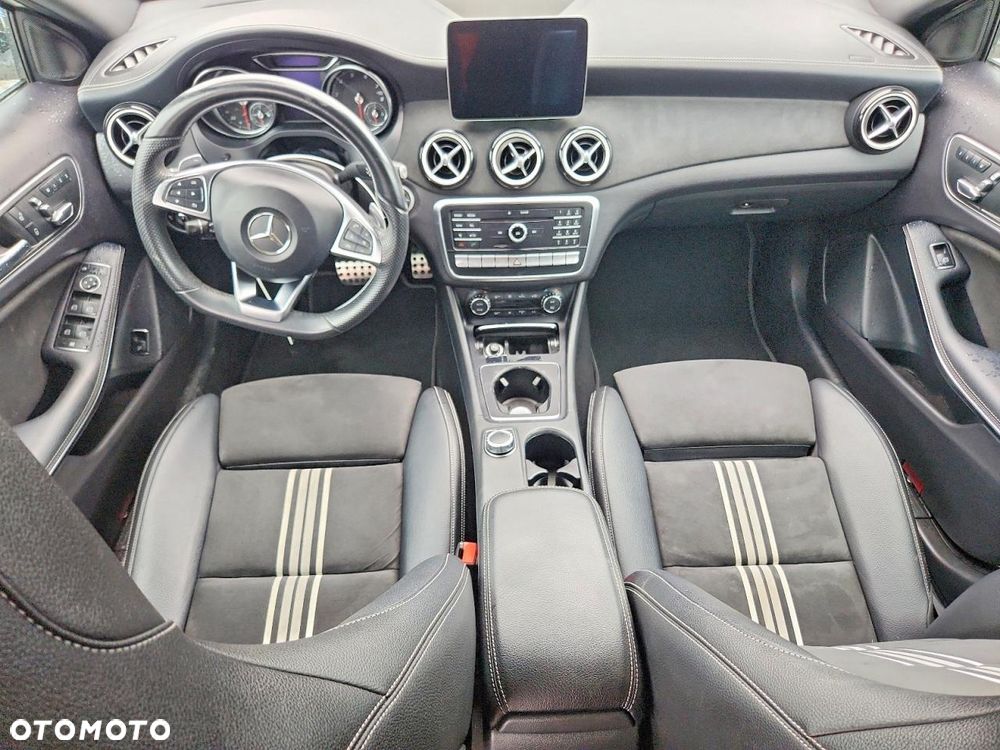 Mercedes-Benz GLA 250 7G-DCT - 8