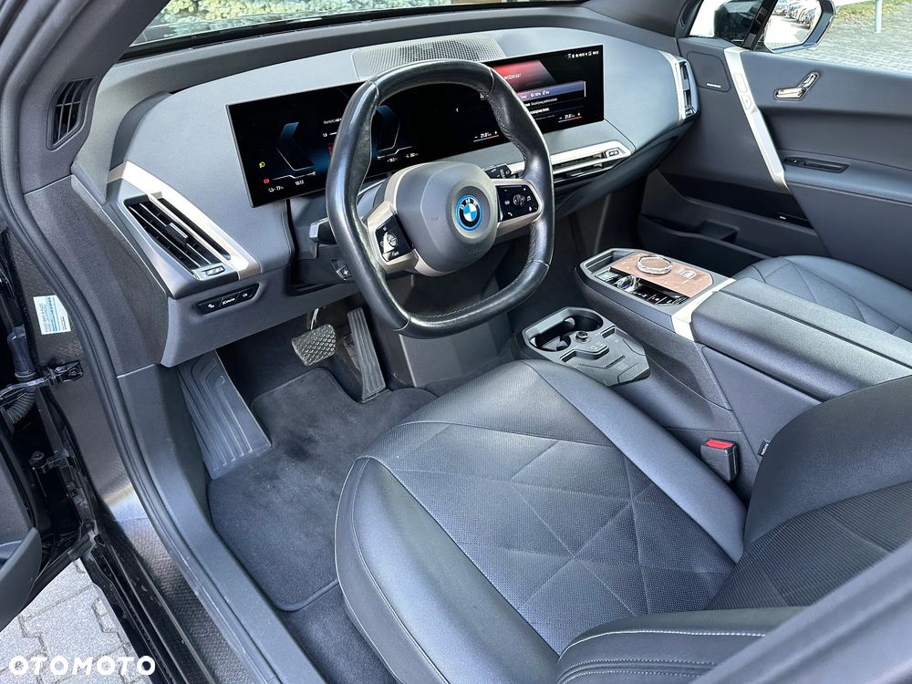 BMW iX xDrive40 76.6kWh Essence - 13