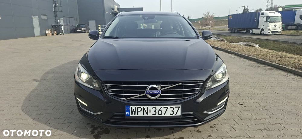 Volvo V60 D6 AWD Plug-in Hybrid Summum - 2