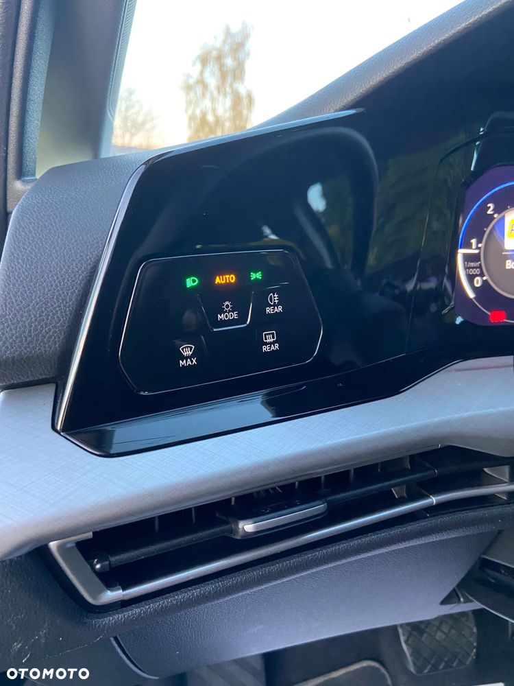 Volkswagen Golf 2.0 TDI SCR DSG Life - 18