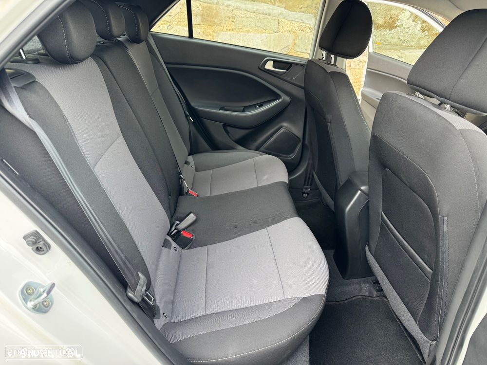 Hyundai i20 Active 1.0 T-GDi Blue Comfort Navi - 20