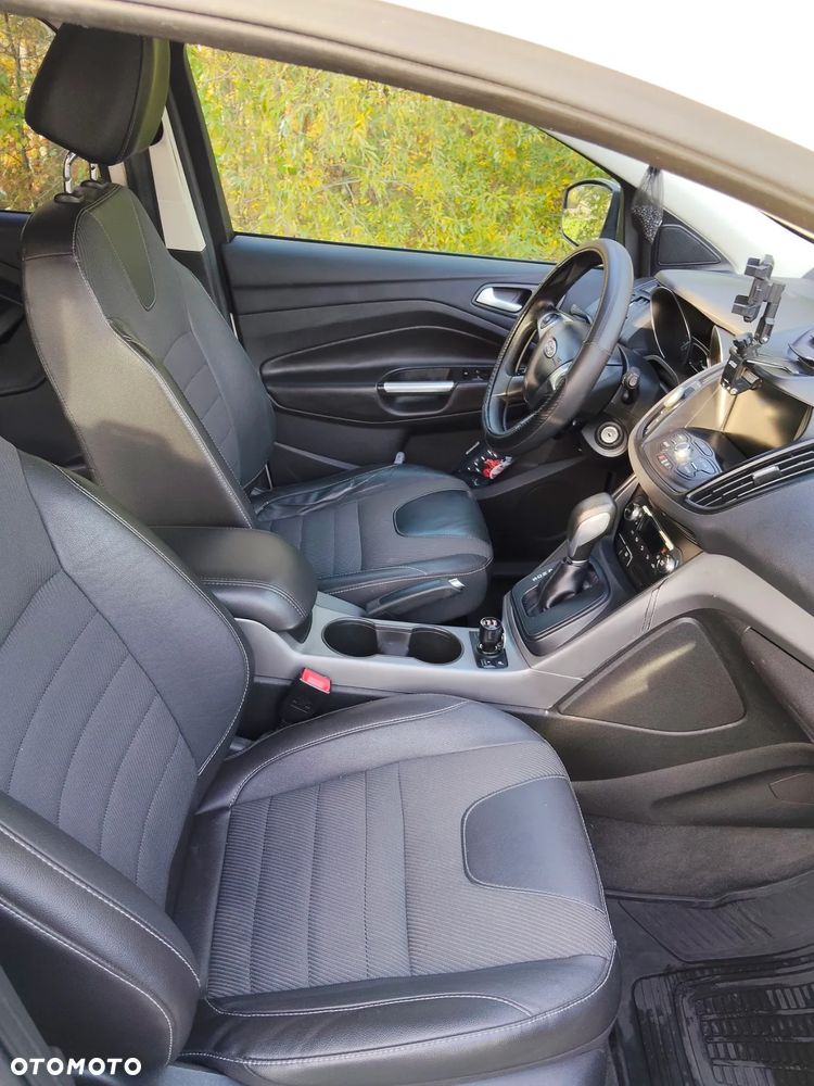 Ford Escape 2.0 EcoBoost AWD Titanium - 6