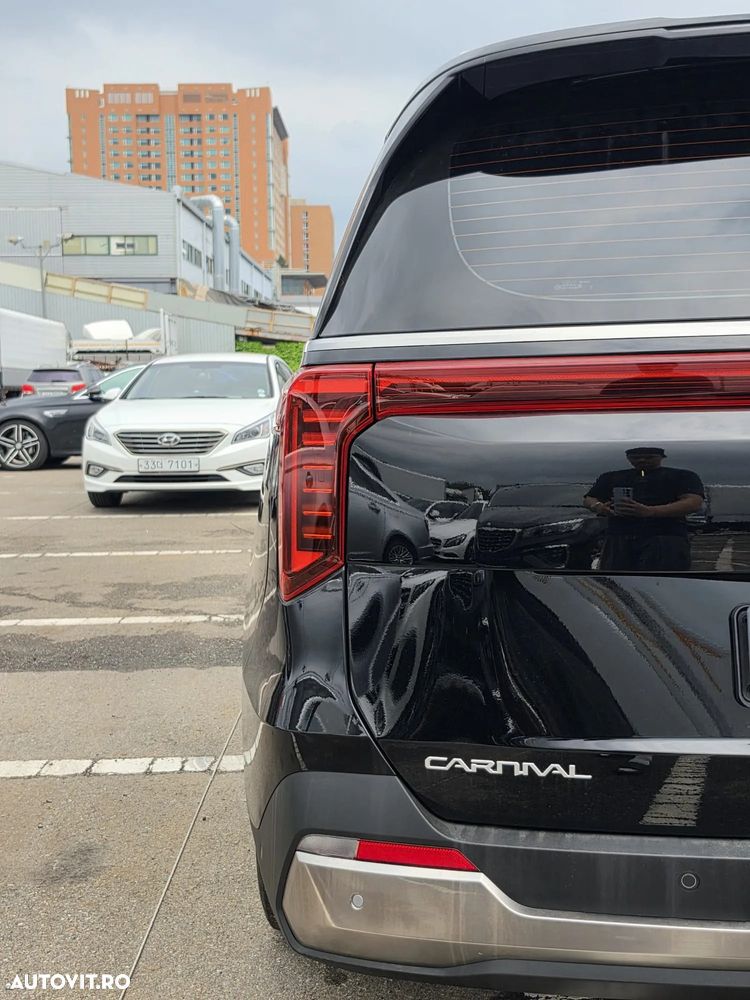 Kia Carnival - 25