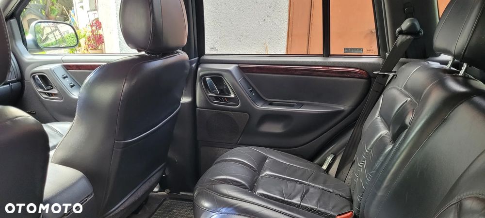 Jeep Grand Cherokee - 15