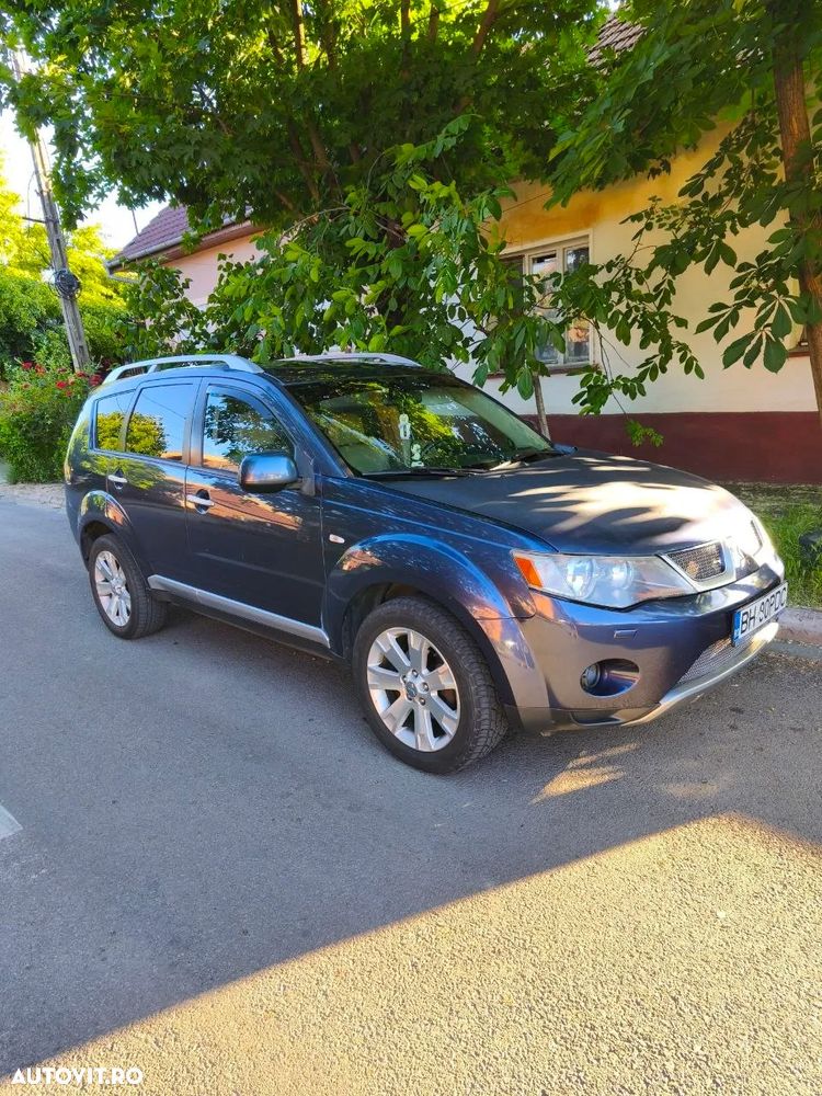 Mitsubishi Outlander 2.2 DI-D NAVI Instyle - 1