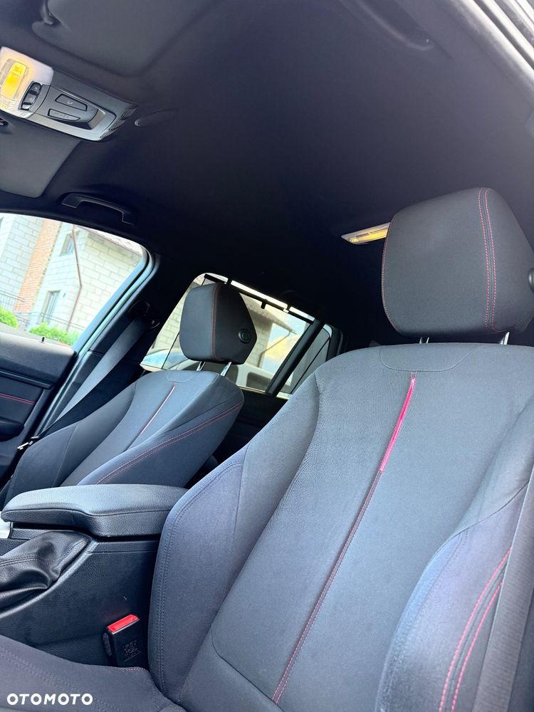 BMW Seria 3 330d xDrive Sport-Aut - 16