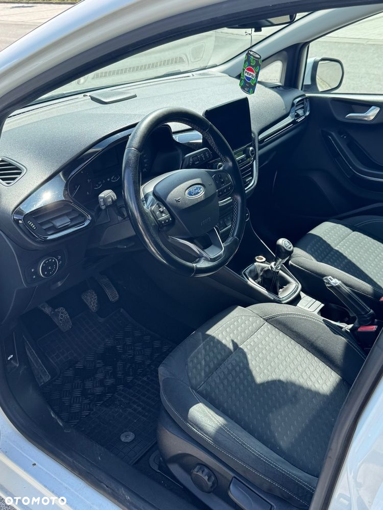 Ford Fiesta - 12
