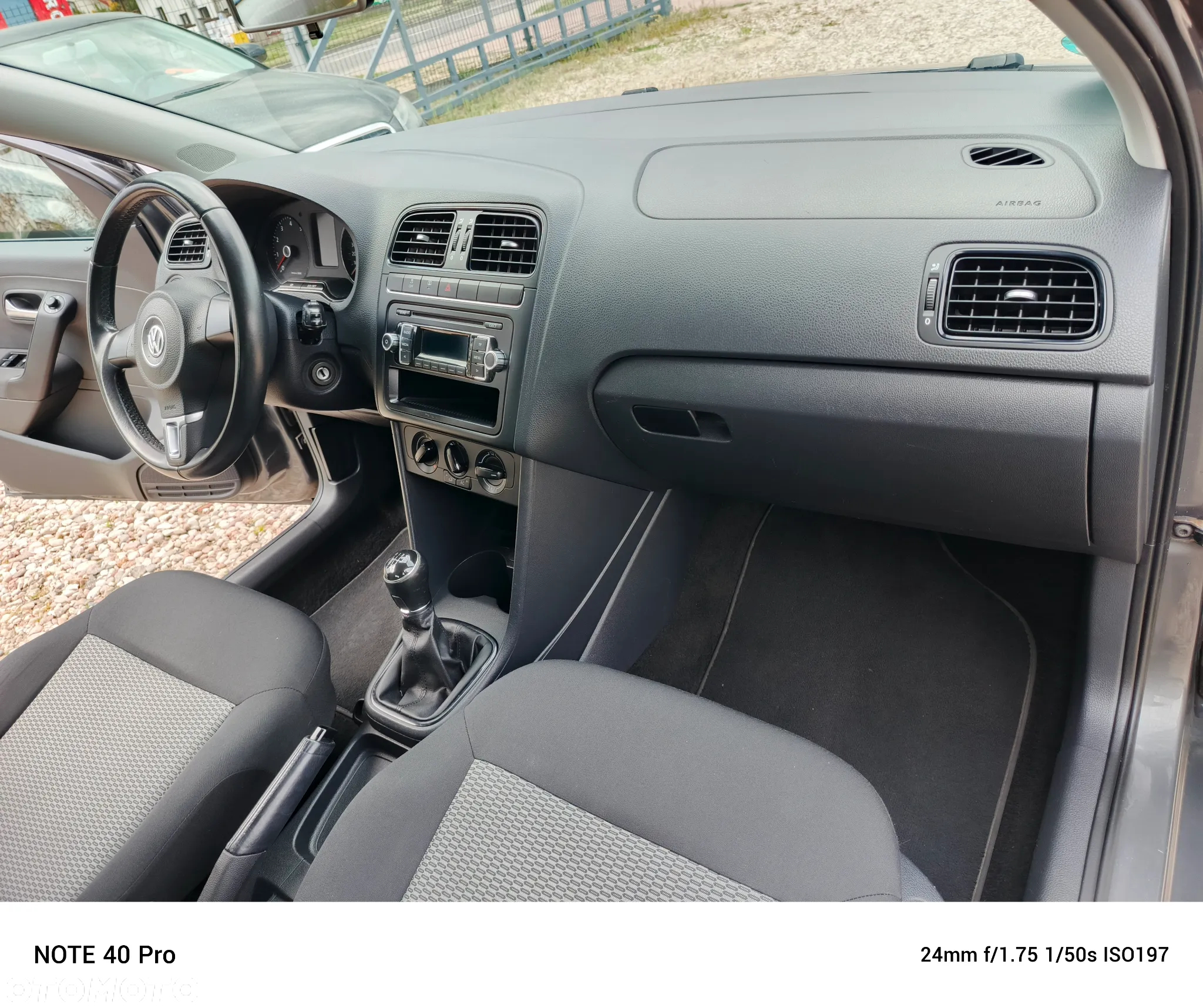 Volkswagen Polo 1.2 TSI Blue Motion Technology Black/Silver Edition - 16