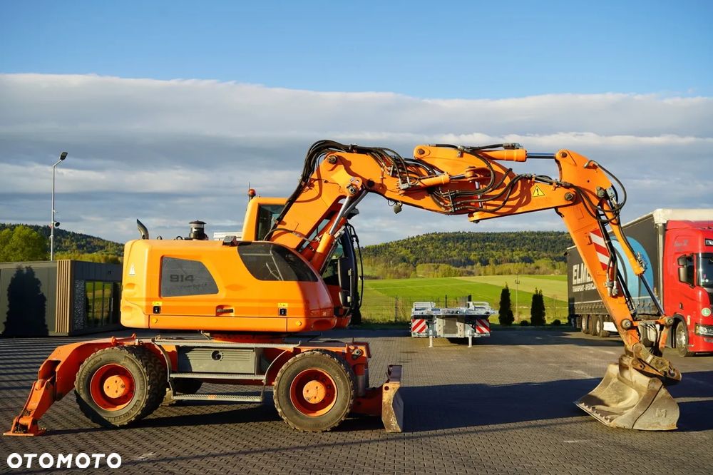 Liebherr A914 COMPACT / KOPARKA KOŁOWA / KOMPLET ŁYŻEK/ ORYGINALNY FABRYCZNY LAKIER / KLIMATYZACJA / KAMERY - 9