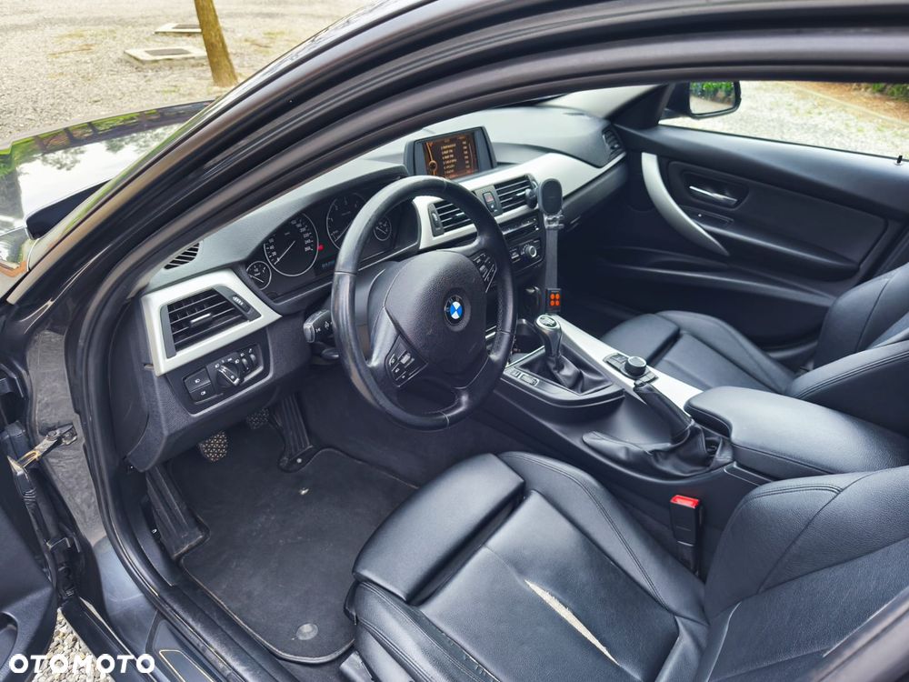 BMW Seria 3 318d DPF Edition Lifestyle - 12