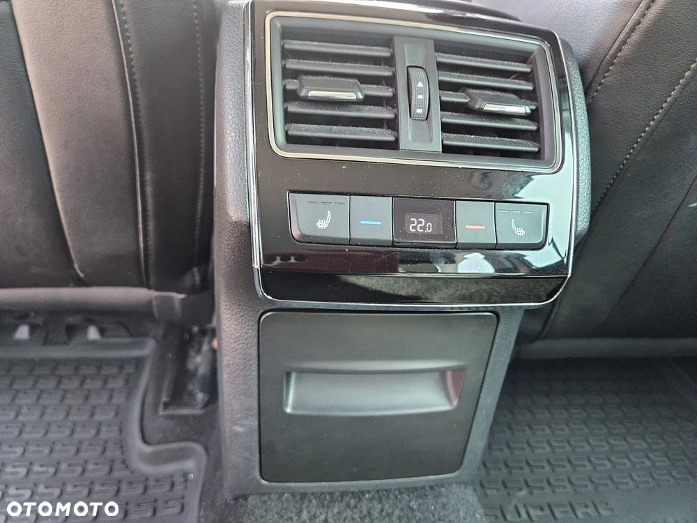 Skoda Superb 2.0 TDI L&K DSG - 18