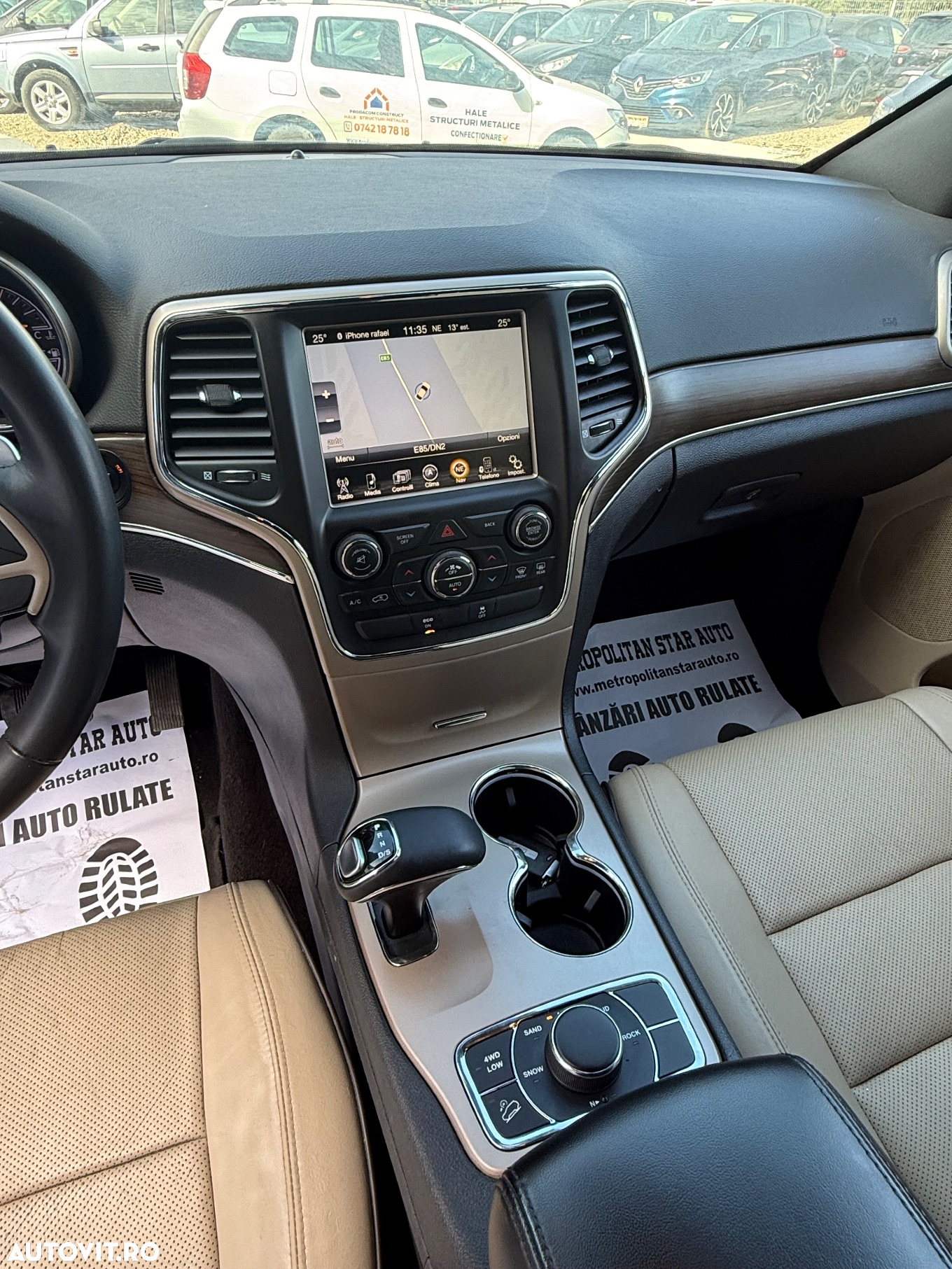 Jeep Grand Cherokee - 12