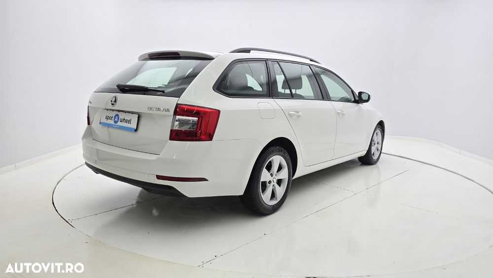 Skoda Octavia 1.6 TDI DSG Ambition - 7