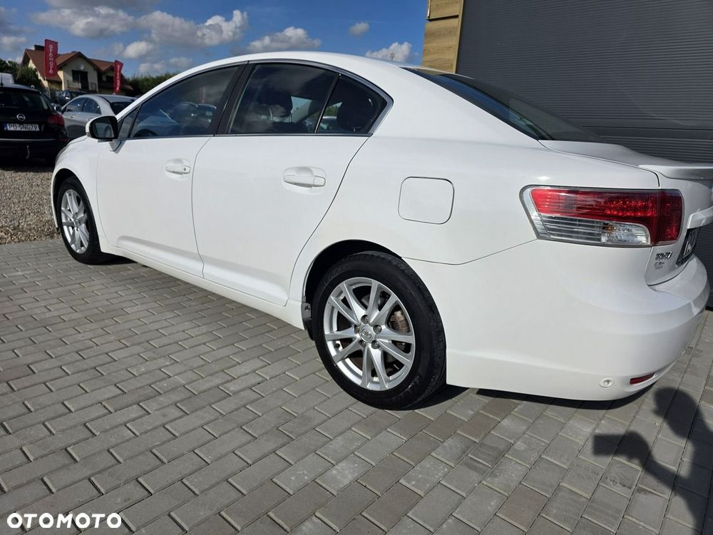 Toyota Avensis - 22