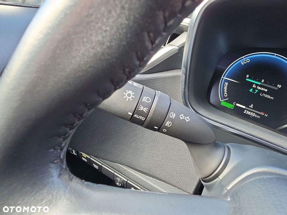 Toyota Corolla 1.8 Hybrid Comfort - 28