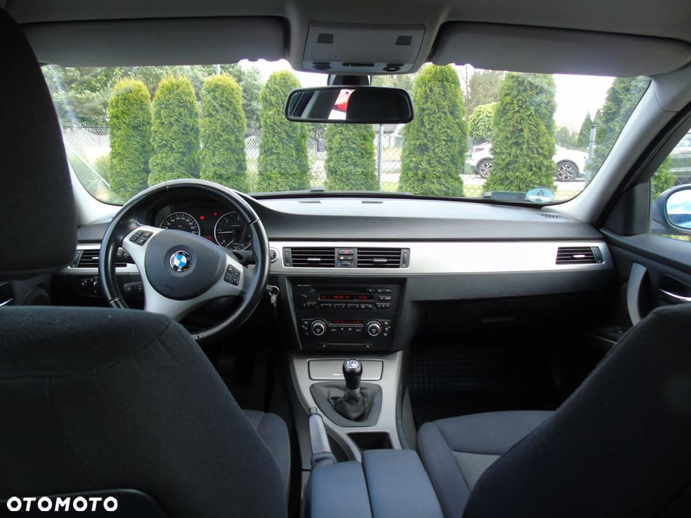 BMW Seria 3 320d - 11
