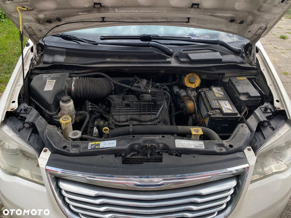 Chrysler Town & Country 3.6 Touring - 13