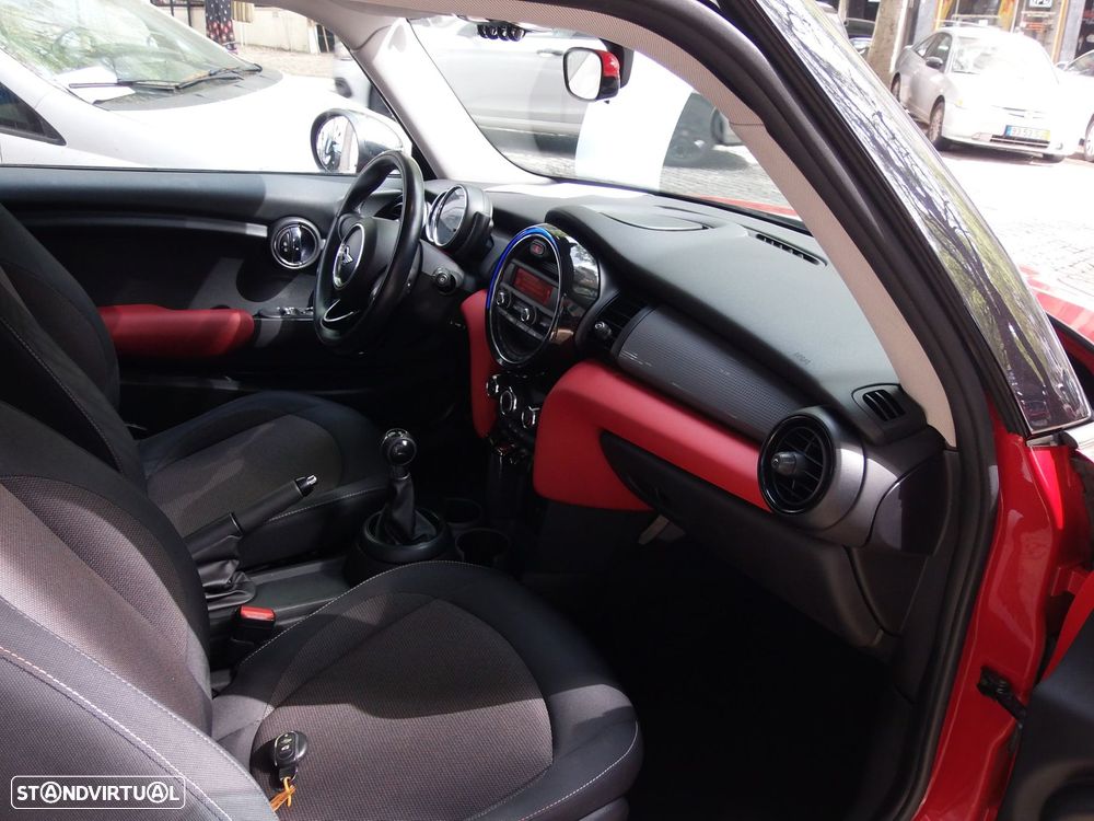 MINI 3 Portas One D - 13