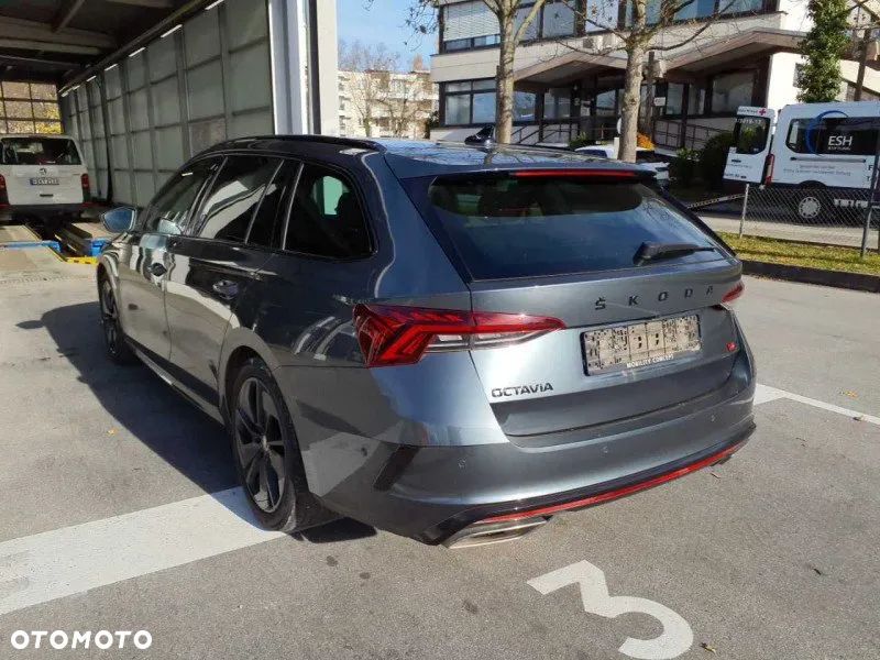 Skoda Octavia 2.0 TSI DSG RS - 4