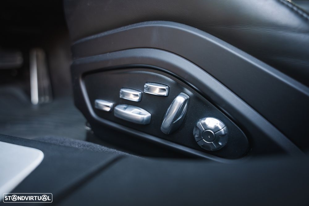 Porsche Panamera Sport Turismo 4 E-Hybrid - 25