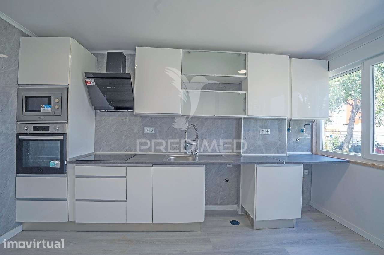 Apartamento T2 Totalmente Remodelado em Oeiras - Grande imagem: 2/25