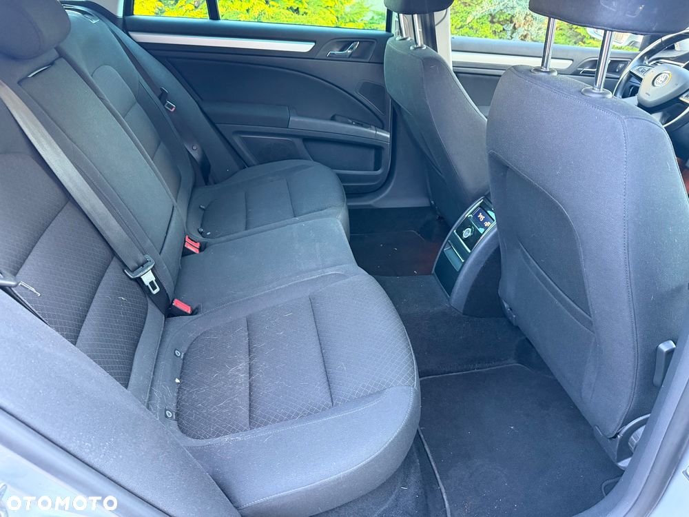 Skoda Superb 1.6 TDI Active DSG - 33