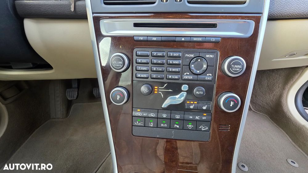 Volvo XC 60 D5 AWD - 26