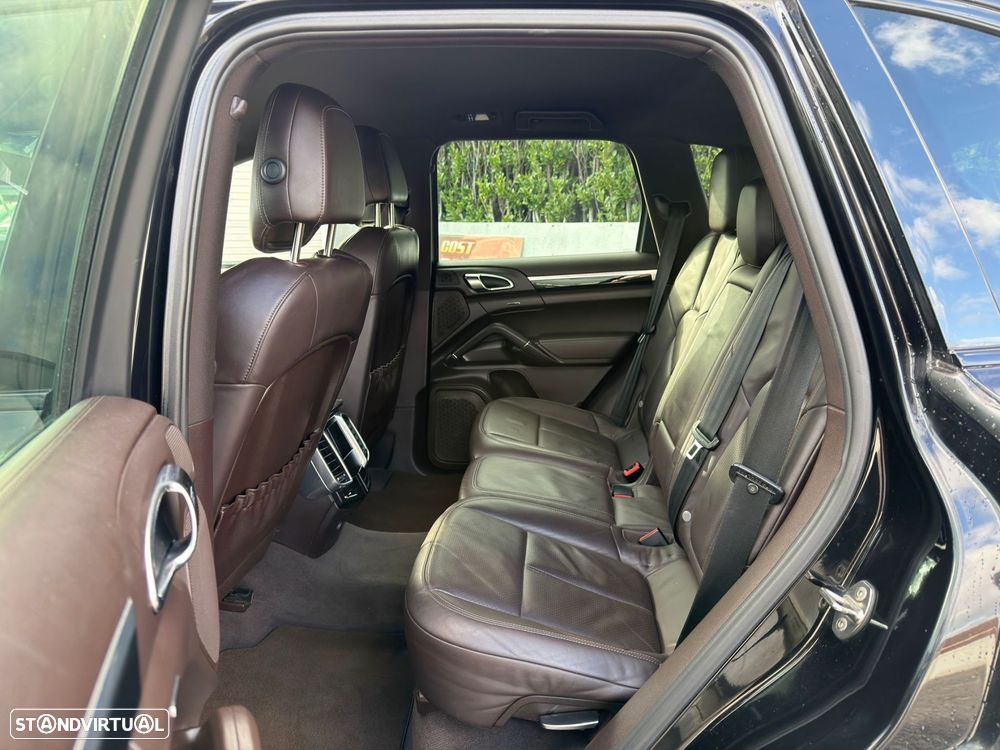 Porsche Cayenne - 9