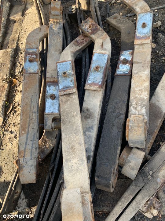 5010600763 Resor tylny 2-piórowy lewy tył na poduszce Renault - 1