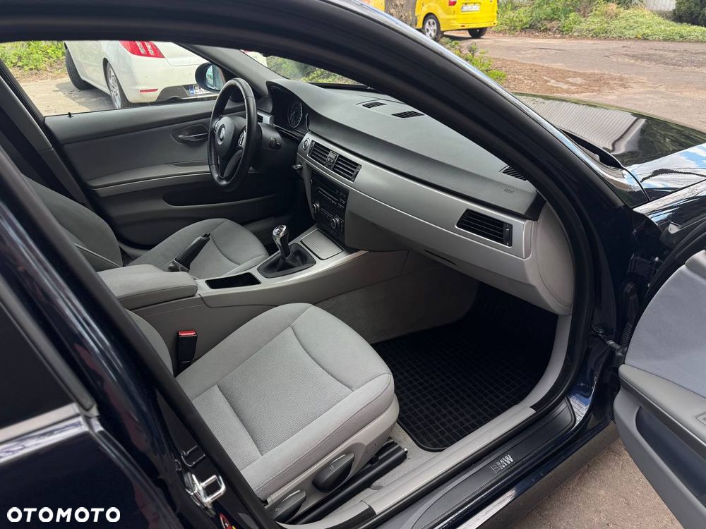 BMW Seria 3 320d - 21