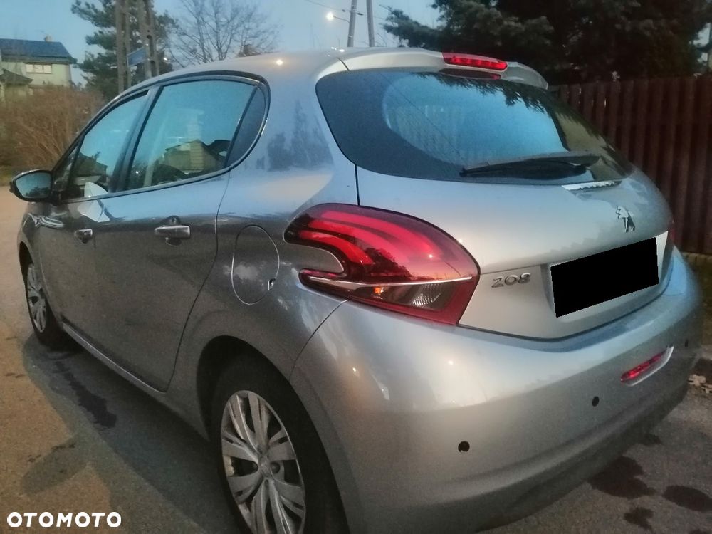 Peugeot 208 - 4