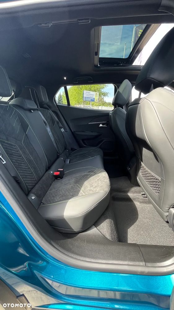 Peugeot 2008 PureTech mHEV GT Exclusive e-DCS6 - 11